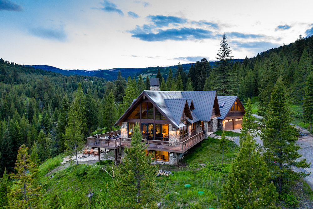 Aerial view of Beaver Creek Lodge vacation rental in Montana 