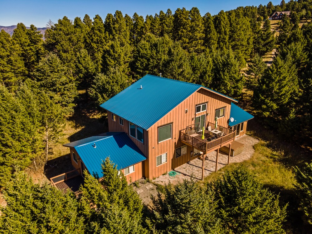 Exterior shot of look down a rental with Mountain View Montana